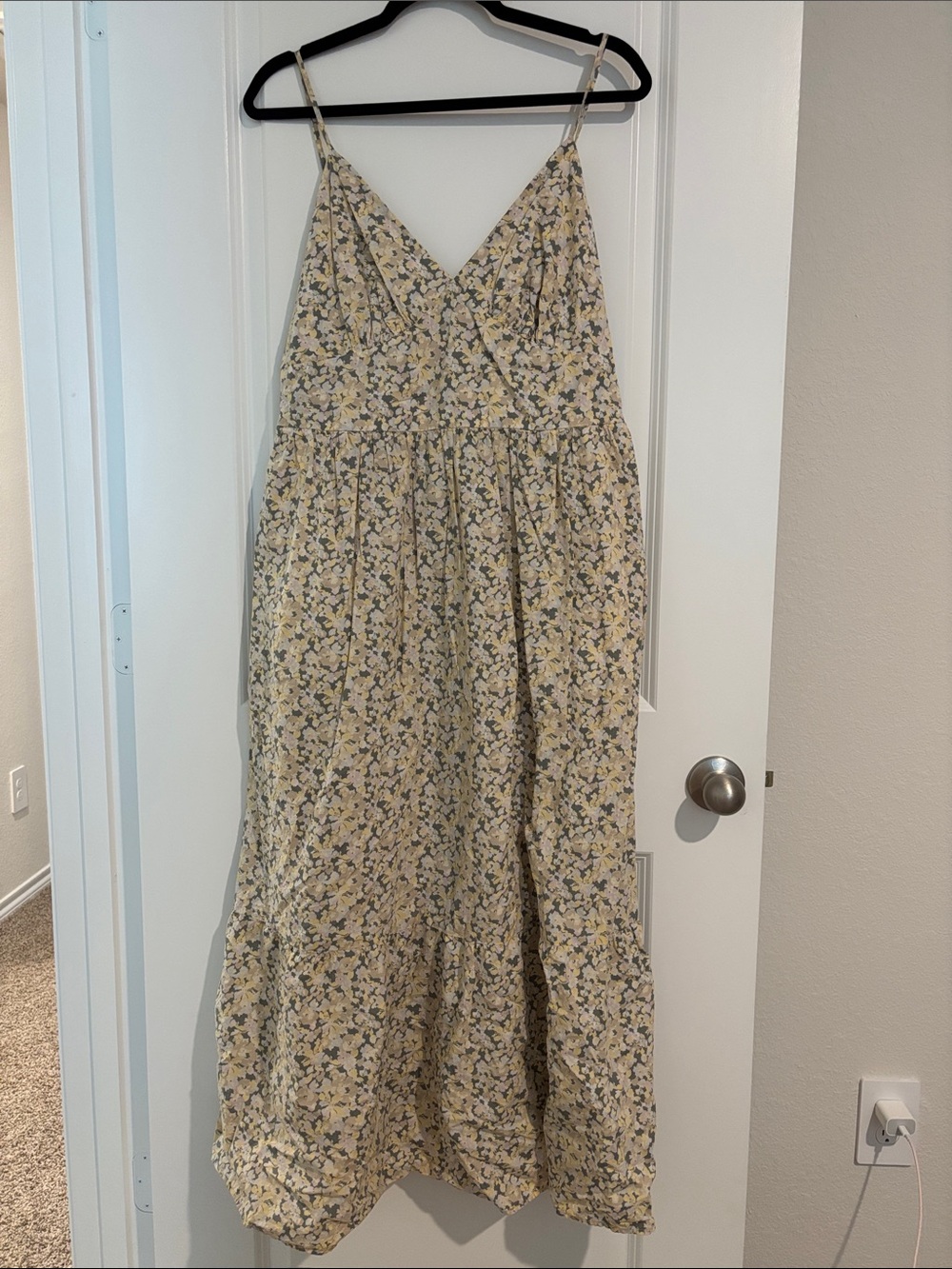Universal Thread Yellow Floral V-Neck Spaghetti Strap Maxi Dress